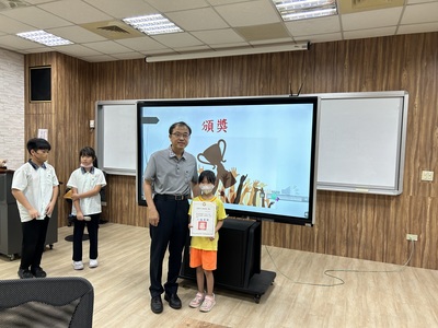 112學年度朝會頒獎0628圖片